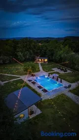 Badash Tiny Village - Tiny Houses with Heated Pool & BBQ - Image 1