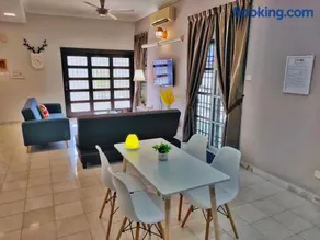 Semi-Detached, Up to 24 Pax, 3200sqft, 4 Bedrooms, 3 Bathrooms, 4 Car Parks by Star Home - Image 3