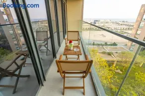 Chic 1BR Oasis -City Stylish Retreat - Image 5