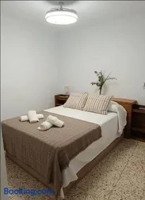 Charming House with Garden in Ardales, 70 m², 5 People - Image 3