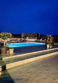 Sea View Manor beach access heated pool hot tub - Image 3