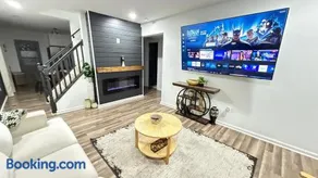 DC Edge stunning three-bedroom House - Image 2
