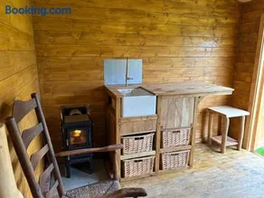 Simple Basketmakers Hut Cabin for Two - Image 2