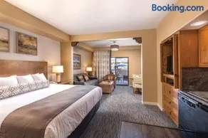 Beautiful Hotel in Legacy Golf Resort - Studio Sleeps up to 4 - Image 2