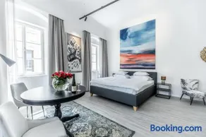 Smile Apartments Art Collection Stein - Image 3