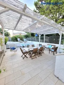 BEACHFRONT VILLA with Private Beach Access - FREE PARKING - Image 1