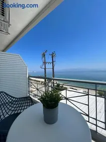Blue Wave Apartment - Image 4
