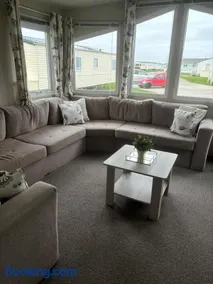 Beach Retreats, Romney Sands, Parkdean Resorts - Image 2