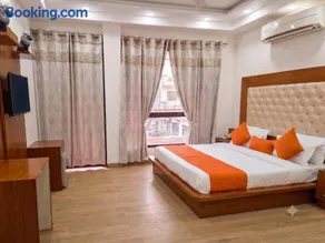 Hotel Retro Folic Near Golf Course Road & Cyber City - Image 1