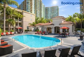 Luxe Room & Bathroom in Shared Apartment In Marina Del Rey - Pool, Hot Tub, Sauna, Gym - Image 4