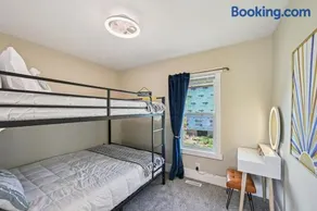 Renovated 2BR Home Near Notre Dame & Eddy St - Image 5