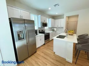 Modern 3BR Getaway Near Downtown Phoenix Hotspots - Image 3