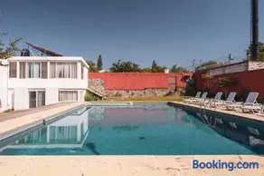 Gran casa con alberca climatizada jacuzzi y asador - Image 1