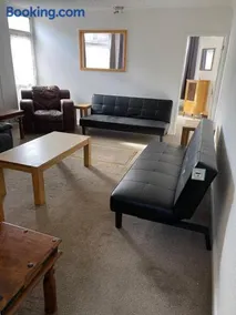 Spacious, Sleeps 18, 3 Bathrooms, Parking, Parks, Mansfield, Sherwood - Image 4