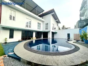 Hotel One Sixty - Image 1