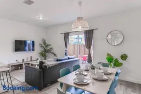 Amazing Townhouse 15 minutes from the Beach - Image 1
