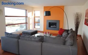 Spacious luxurious Villa, bright cottage, pool, Jacuzzi, sauna, nature - Image 1