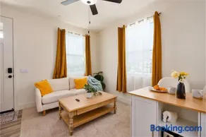Bakersfield 1BR - Private Entrance, Workspace & AC - Image 1
