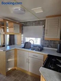 A13 THE CHASE 8 Berth Caravan - Image 4