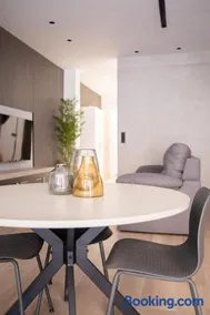 Turia Flat - Image 1