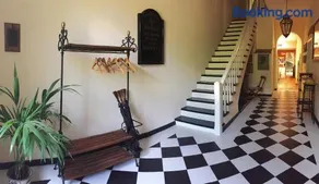 Old England House - Image 1