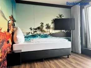 MYK Hotel by WMM Hotels - Image 2