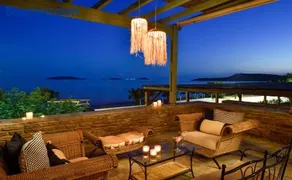 Beachfront Pleasure - Image 1