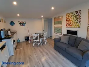 Butterfly Cottage Retreat - Private Studio Getaway - Image 4