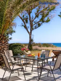 Beach House By The Sea - Image 1