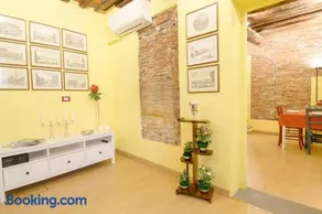 CozyBricks in Lucca - Apartments in Lucca Historical Center - Air Cond & WiFi - - Image 4
