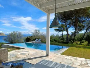 Summer Villa in Porto Rafti - Image 1