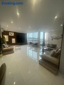 شقة بنظام فيلا مستقلة بالكورنيش apartment with villa system - Image 2