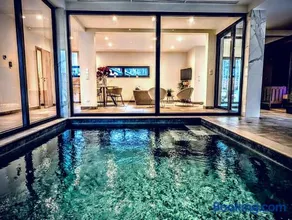 Magnifique maison bien-être 5 étoiles avec piscine et spa - Image 1