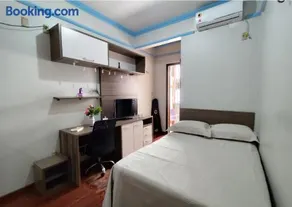 Casa com suítes privativas - Localização no centro, perto de serviços e pontos turísticos - Image 2