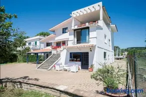 Verde Blu Lakefront Boutique Holiday Apartments Trevignano Romano - Image 1