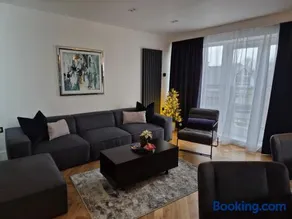 Newly Renovated Flat with Parking space - Image 5