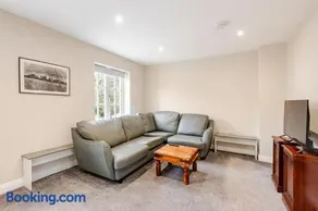Thetford Haven House I Free Private Parking - Image 3