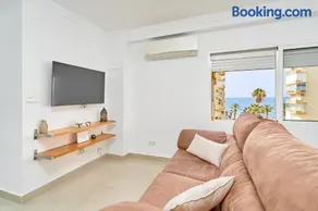 Ferienwohnung mit Pool und Garten | Meerblick - Image 3