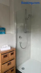 Bright Rooms with WiFi , Terrace between Freiburg and France , private Zimmer - Image 1