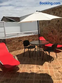 Linda casa con jacuzzi - Image 4