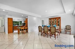 Hideaway with us, on Tamborine Mountain - Image 4