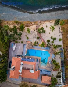 Astrofegia Beachfront Villa - Image 1