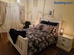 Vibrant & Vintage B & B - Image 5