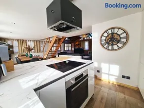 CHALET LA LOUVE, Courchevel 1650- 15 personnes Jacuzzi et Hammam Pistes 70 m,commerces 50m - Image 1
