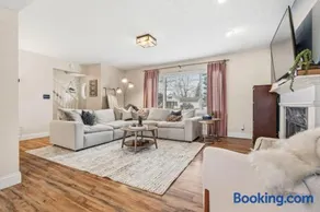 Spacious Northfield 4BR Escape near Cuyahoga Valley - Image 1