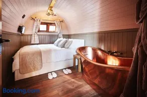 Romantic Croft with Private Hot Tub - Image 2