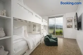 The Vineyard Residence - Image 5