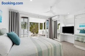 Villa Aqua 6 - Riverfront Noosaville - Image 1