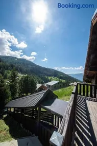 Bright and spacious mountain property in La Plagne-Tarentaise - Image 2