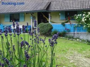 Blue Cottage - Image 4